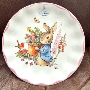 Peter Rabbit with Flower Pot Ceramic Salad Plate - Beatrix Potter Collection